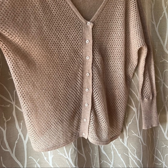 SUBTLE LUXURY Ivory Cashmere
Open Design Knit - Picture 5 of 9